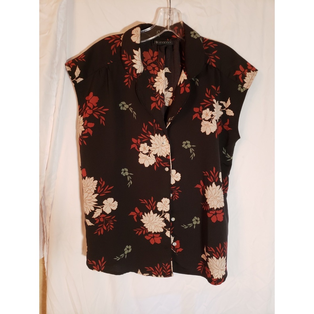Women's Bobeau Black Floral Short Sleeve Shirt Size M